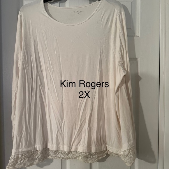 White top with lace bottom accent - Picture 1 of 1